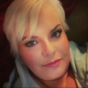 Meet your Posher, Lorinda